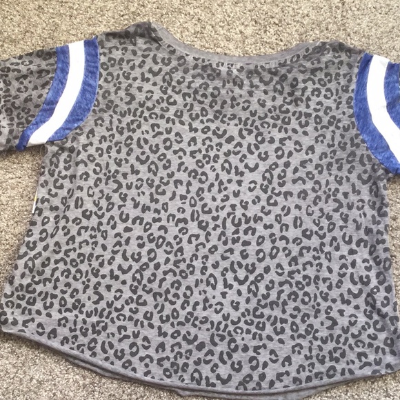 NEW - Fun loose T-Shirt! “Good Vibes 33” Animal Print - Picture 5 of 6